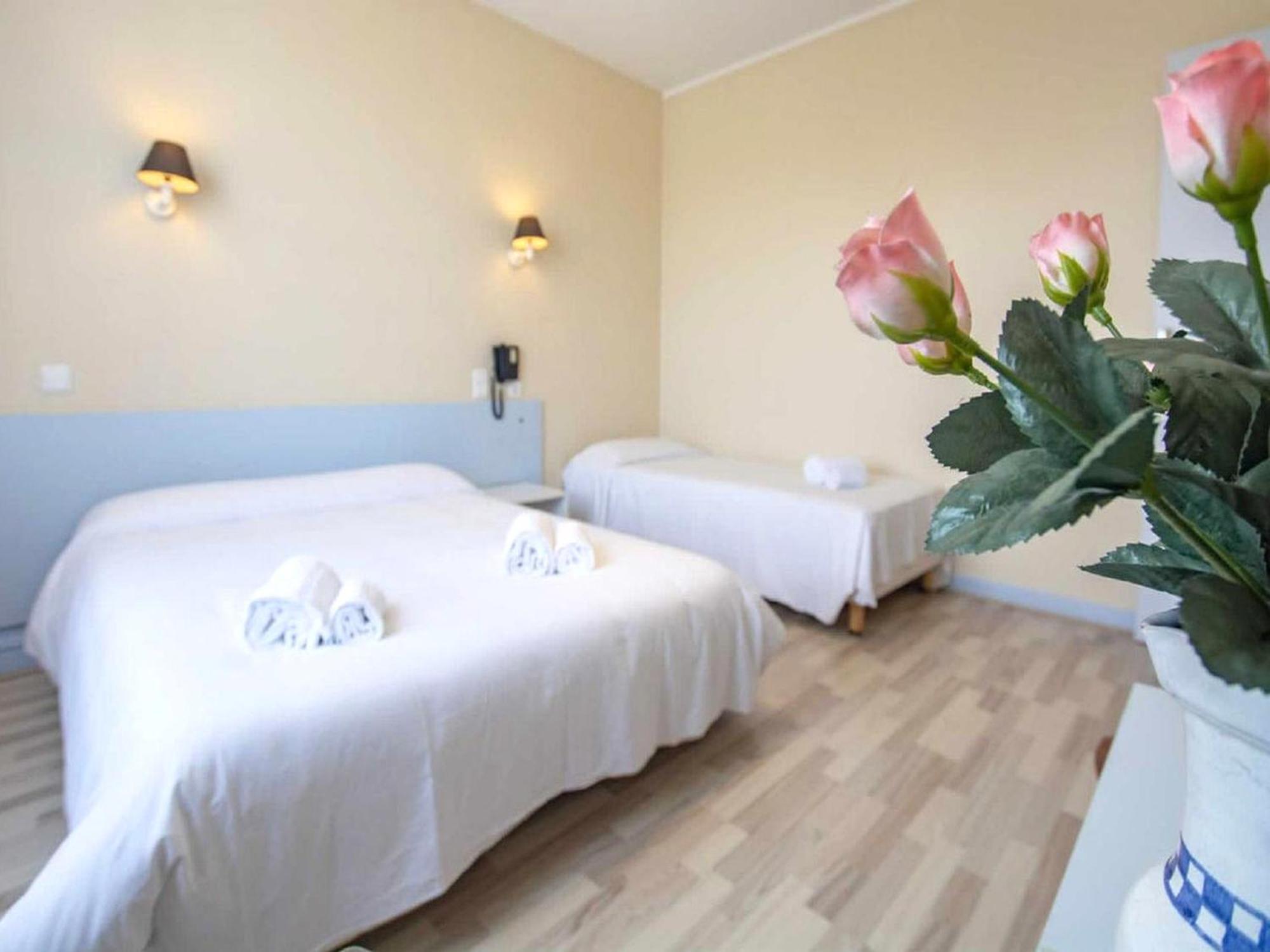 מלון Saint-Loup  Le Relais De La Route Bleue מראה חיצוני תמונה