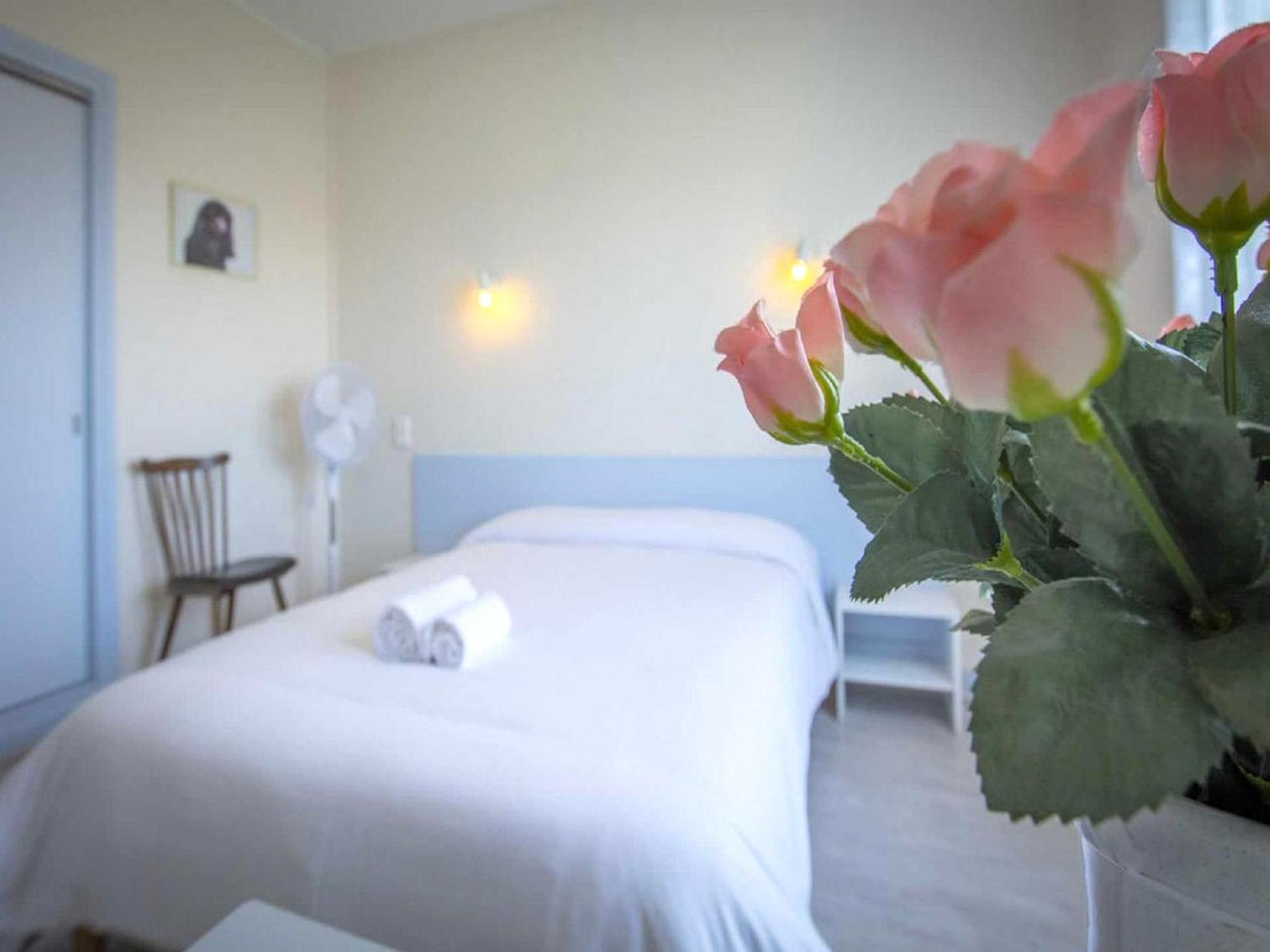 מלון Saint-Loup  Le Relais De La Route Bleue מראה חיצוני תמונה